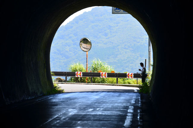 静岡県と神奈川県の境にある長尾隧道に来ました。<br />そして隧道周辺をウロウロ…。<br /><br />★箱根町役場のHPです。<br />http://www.town.hakone.kanagawa.jp/hakone_j/<br /><br />★箱根町観光情報ポータルサイト(箱根観光協会のHP)です。<br />https://www.hakone.or.jp/<br /><br />★御殿場市役所のHPです。<br />http://www.city.gotemba.shizuoka.jp/