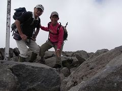 蓼科山 (2530m) に登り  ペンション歩絵夢へ
