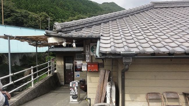 竹原に行った後この日は高松で宿泊し、翌日さぬきうどん巡礼してきました。<br />５店のお店を回って６杯のうどんを食べて（前の晩を含めると６店７杯）お腹がパンパンになりました。<br />