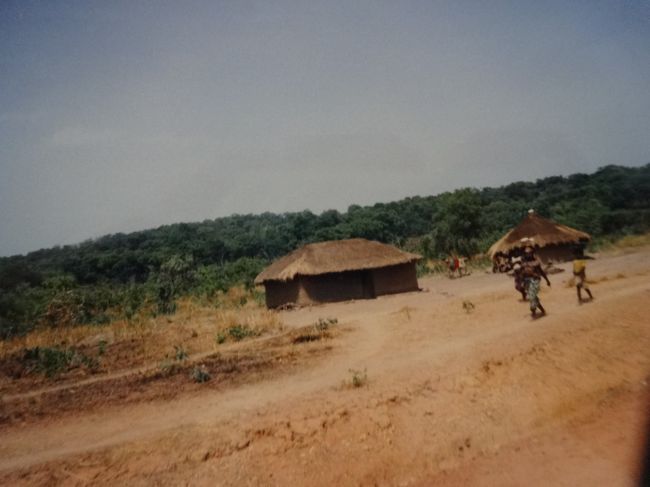 (10)1987年サハラ砂漠縦断　西アフリカと中央アフリカ横断の旅12か国64日間(22)中央アフリカ共和国（Bouar)
