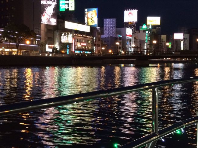 ダンナさんと福岡・佐賀に行ってきました。<br />博多に行ってみたいというダンナさんに、「名護屋城跡」「呼子のイカ」「吉野ヶ里遺跡」を撒き餌に、おばちゃんの本命は武雄温泉の竹林亭です。<br /><br />8月27日:東京から博多・大宰府(博多泊)<br />28日:虹の松原・唐津・名護屋城(呼子泊)<br />29日:呼子・伊万里・武雄温泉(武雄温泉泊)<br />30日:吉野ヶ里遺跡・東京へ<br /><br />博多・大宰府編です。