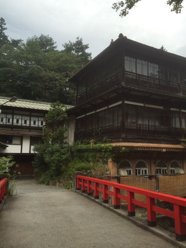 草津の湯釜がみたくて、軽井沢→草津→四万温泉という感じで巡ってまいりました。<br />かなり主人に運転をさせてしまいました。<br />湯釜は噴火レベル？が2ということで、駐車場にも入れませんでした。<br />でも他の景色は堪能できました！<br />