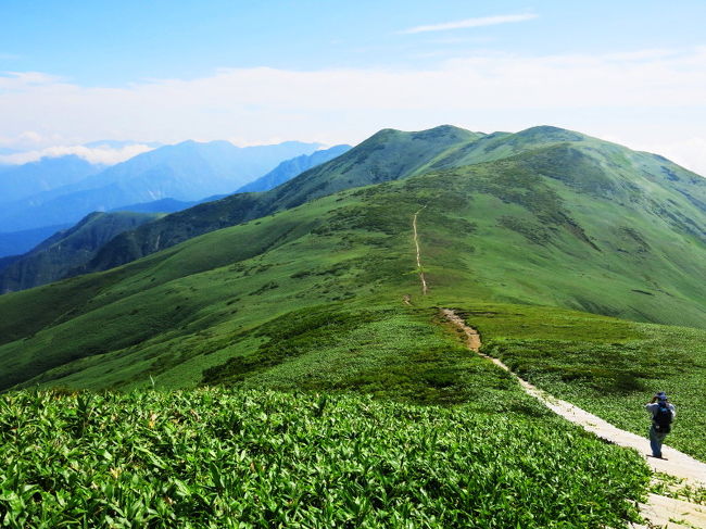 「やっぱり自然は素晴らしい！」　人を笑顔にする嫋やかな山容　～平標山・仙ノ倉山～