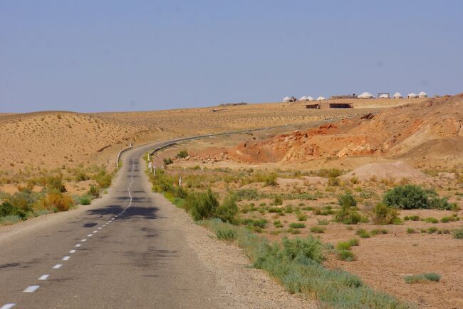 2015真夏のウズベキスタン（10）キジルクム砂漠のアヤズ・カラとトプラク・カラ