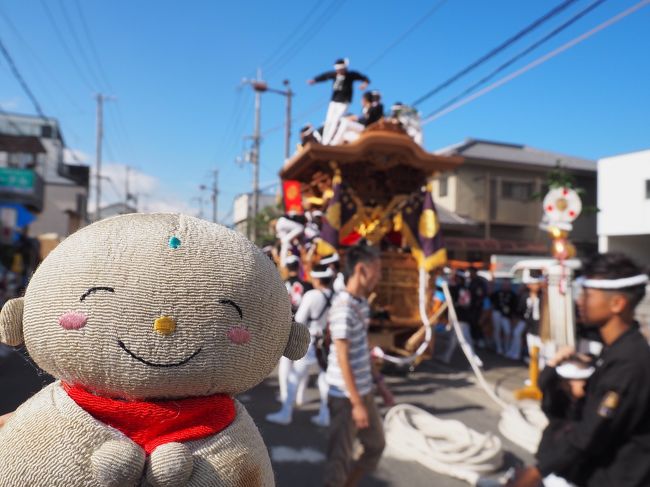 9月19日、20日は岸和田のだんじり祭りでした。７月半ばから近所のだんじり小屋では鳴り物などの練習が続けられ、やっと本番となりました。４０−６０万人の人出だと言うことでどこで見るのがと良いかいろんな人にコツを聞いて実行しました。おかげでだんじりのすごさを実感できました。