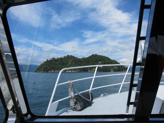 琵琶湖一周クルーズにて竹生島や多景島に上陸。