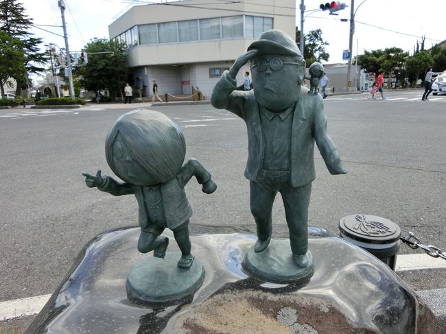 待望の9月大型連休に島根県鳥取県の神社、観光スポットへ行きました。<br />初めての鳥取県訪問。<br />2年ぶり2回目の島根県、以前行ったときは恋愛成就祈願の一人旅でしたが、それが叶い今回は夫と二人旅してきました。<br /><br />参考記事:念願の島根県ひとり旅①~松江市編~<br /> http://4travel.jp/travelogue/10833924<br /><br /> 念願の島根県ひとり旅②~出雲市編~<br /> http://4travel.jp/travelogue/10834230<br /><br />【日程】<br />☆1日目☆<br /><br />米子空港<br />↓(タクシー)<br />美保神社<br /><br />美保神社<br />↓(タクシー)<br />境港駅<br /><br />・水木しげるロード<br /><br />境港駅<br />↓<br />鳥取大学前駅<br /><br />鳥取大学前駅<br />↓(タクシー)<br />白兎神社<br /><br />・白兎神社<br />・道の駅神話の里 白うさぎ<br /><br />白兎神社<br />↓(タクシー)<br />末恒駅<br /><br />末恒駅<br />↓<br />米子駅<br />↓<br />米子観光センターバス停<br />↓<br />ホテル<br /><br /><br />☆2日目☆<br />ホテル<br />↓(ホテル送迎車)<br />米子観光センターバス停<br />↓(バス)<br />米子駅<br />↓<br />松江駅<br /><br />松江駅<br />↓(一畑バス)<br />須賀<br /><br />・須賀神社<br /><br />須賀<br />↓(一畑バス)<br />松江駅<br />↓<br />揖屋駅<br /><br />・揖夜神社<br />・黄泉比良坂(よもつひらさか)<br /><br />揖屋駅<br />↓<br />玉造温泉駅<br />↓(伝承館送迎車)<br />伝承館<br />↓(伝承館送迎車)<br />・清厳寺おしろい地蔵<br />・玉作湯神社<br /><br />玉造温泉バス停<br />↓(一畑バス)<br />松江駅<br />↓<br />・夕日スポット<br /><br /><br />☆3日目☆<br />松江駅<br />↓(一畑バス)<br />松江しんじ湖温泉駅<br /><br />松江しんじ湖温泉駅<br />↓<br />出雲大社前駅<br /><br />・出雲大社<br />・出雲大社北島国造館<br /><br />出雲大社連絡所<br />↓(一畑バス)<br />日御碕<br /><br />・日御碕神社<br /><br />日御碕<br />↓(一畑バス)<br />正門前<br /><br />・島根県立古代出雲歴史博物館<br /><br /><br />出雲大社前駅<br />↓<br />電鉄出雲駅<br />↓(徒歩)<br />JR出雲駅<br />↓(空港連絡バス)<br />出雲空港<br />