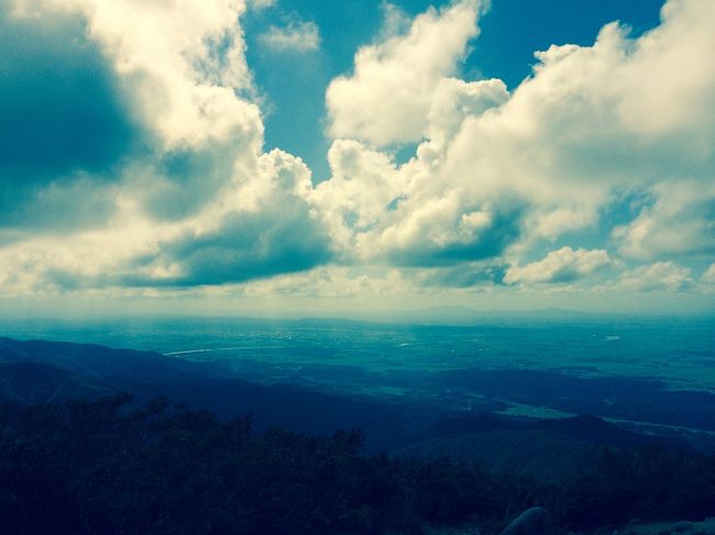 小学校のころ山登りによく行っていた。大人になってから山にはあまり行っていない。山に登りたいという血がうずき出した。復活の第1号の山は子どものころよく登った山。おそらく人生で一番たくさん登っているのではないか？20数年ぶりに五頭の頂に立ちました。