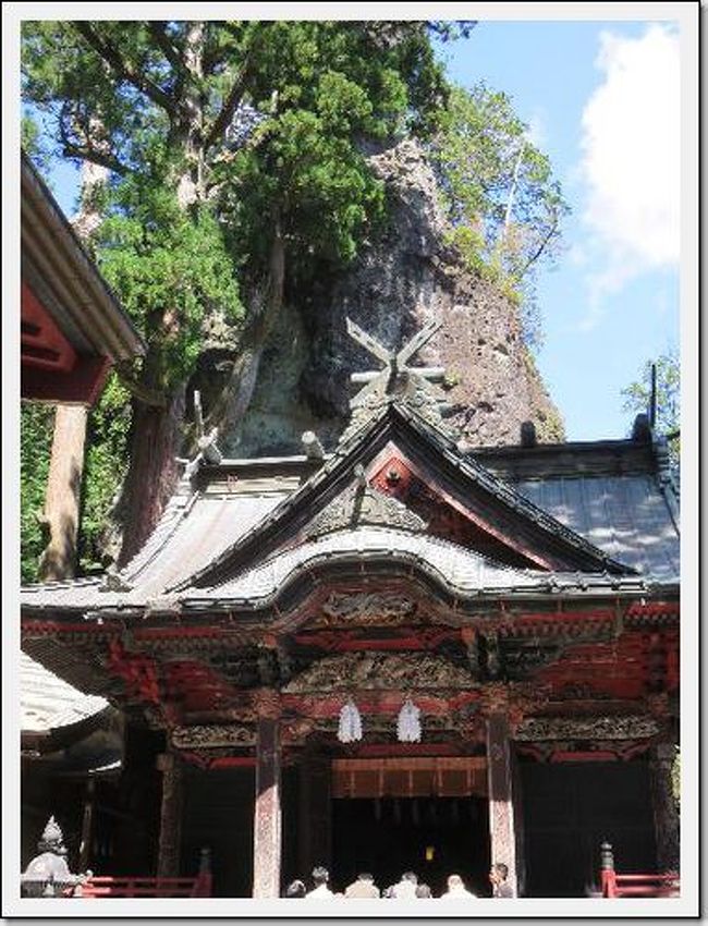 湯西川から日光を抜け群馬の草津温泉へ向かいます。<br />そんなに遠い距離ではないのに凄く時間がかかり、気が付けばただ移動を<br />していただけで、２日目は終了。（´*ω*`）<br /><br />通り道に沢山の観光場所があったけれど、どこもかしこも人だらけ。<br />（別にそこへ行きたくて行った訳ではないのに……）<br />これが「シルバーウィークに旅行をする」って事なのかと、大型連休の<br />恐ろしさを目の当たりにし、ある意味面白い体験となりました。<br /><br />※ シルバーウィークに旅してみる、2015　～湯西川から草津へ その１～からの続き。<br />