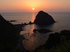 茜色に染まる日本海。夕陽の美しい粟島探訪記