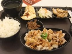 台北駅で食べ歩き