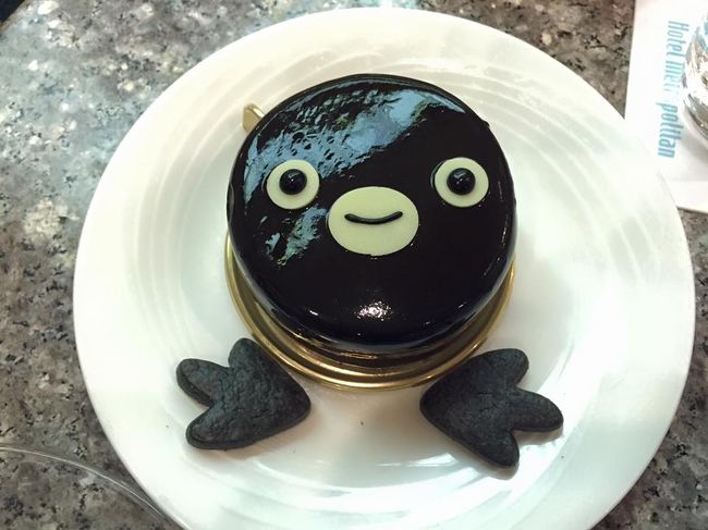 おかげさまで今年も無事に年を重ねることができました。<br /><br />お誕生会はどうする!?と友人たちに尋ねられ、答えたテーマキーワードが「オヤジ」<br />速攻で爆笑されました。<br />(却下はされなかったように思います。)<br />「オヤジ」テーマの旅(!?)は置いておいて、今回も楽しくて美味しいジョシ会となりました。<br /><br /><br />池袋<br />ローストビーフ・フォアグラ・トリュフ丼を食す<br />Suicaペンギンのケーキでお祝い<br /><br />新大久保<br />女性専用サウナでジョシ力向上<br />ローカルフードを食す<br /><br /><br />前回のお誕生会の様子はこちら♪<br />http://4travel.jp/travelogue/11025618<br /><br /><br />