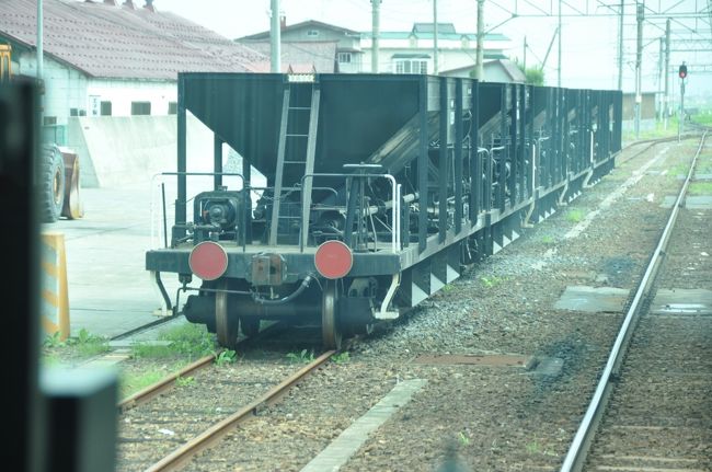 今年の夏、東北旅行に出かけて五能線の「リゾートしらかみ青池編成」に乗車したので、先日「北東北フリーきっぷを使って、青森、秋田、岩手の旅へvol.2（青森〜秋田〜盛岡編）」に、リゾートしらかみ乗車体験の様子を記載しました。<br /><br />でも自分の中で「五能線で絶景を目にした様子などを伝えきっていない」という消化不良の気持ちがずっと残っていました。そこで一念発起（大げさか）して、再度、五能線にスポットをあてて旅行記をつくりました。<br /><br />よろしかったら、ご覧下さい。