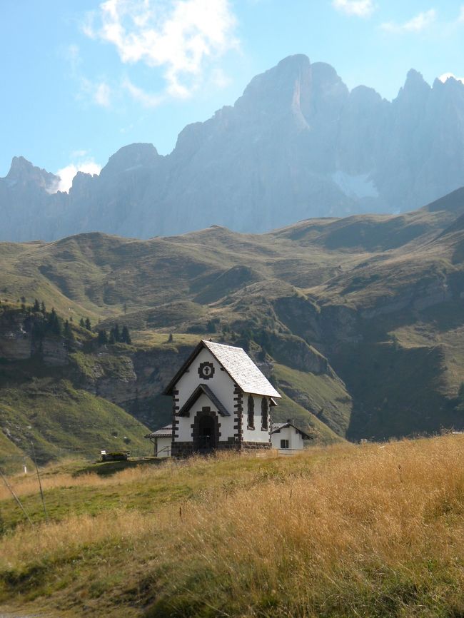 ４日目：ロッレ峠( Passo Rolle )からコルブリコン湖( Laghi di Colbricon )を通ってサン・マルティーノの街まで戻るハイキング。