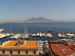 イタリア＆クロアチア１０日間の旅　０２：猛暑のナポリを歩く