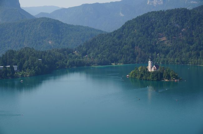 今回の旅行はクロアチア・スロベニア。<br />メインは3か所、ドブロブニク、プリトヴィッツェ国立公園、ブレッド湖<br /><br />今日は最終日。<br />ブレッド湖を回ります。<br /><br />素晴らしい景色です。<br />絵に描いたような景色とはこういう景色の事をいうのだと思いました。<br />