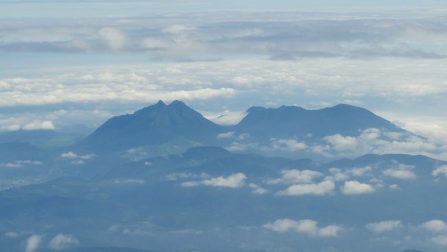 　今回は長崎県を重点に回りました。熊本空港経由で有明海を横断し、島原から雲仙、長崎市、佐世保市などを訪ね、初めてハウステンボスにも。思っていたよりも充実した施設でした。１回目は熊本空港から島原半島を紹介します。