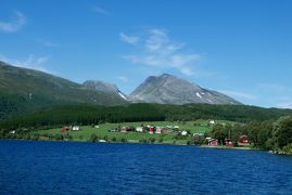 2015.8ノルウエーフィヨルドドライブ1771km 16-Ornesvingen展望台， Eidsvatnet，フェリーでLingeへ