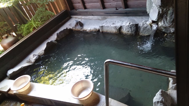 霧島温泉に行ってきました。<br />まず高千穂牧場へ。<br />沢山動物たちとふれあってきました!<br />チェックインの時間になりホテルへ。<br />今回のホテルはみやまホテル。<br />温泉は家族風呂でご飯も美味しいと聞いたのでここのホテルにしました! <br />今回の旅は温泉満喫旅なので主にホテルステイです♪