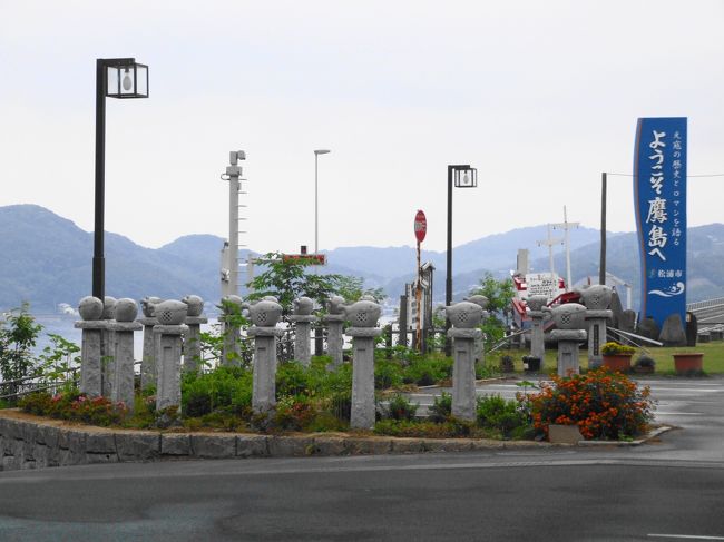 道の駅　鷹ら島。。。　超 気に入りました〜　前日に着いたのでリサーチできましたが、購入したものであれば、BBQがタダで出来ます、るるぶのフリーペーパーに「1日20色限定、11時のオープンが狙い目　ぶり丼定食」\500とあったので、食材を買って冷蔵庫で預かってもらって、その時間に合わせてBBQを頼んでおきました。　しかーし　ぶり丼ありません(´・ω・｀)ｶﾞｯｶﾘ…<br /><br />もう、るるぶなんか信用しません(｀・∀・´)じゃらんにします(笑)