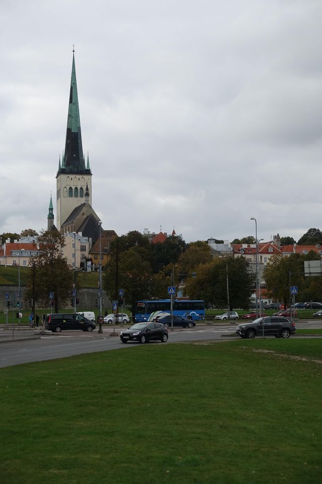 バルト三国のひとつであるエストニアの首都タリンの街歩き<br />天候は曇りで観光にはいまいちだった。