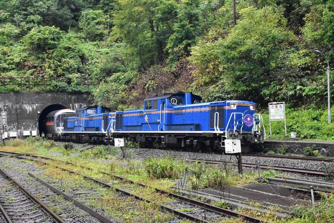 岩見沢は函館本線と室蘭本線の接続駅で歴史的建造物があります。<br /><br />ここから室蘭本線に乗り、秘境駅小幌を訪ねます。<br /><br />鉄道しか交通手段がない小幌では、貴重な列車に出会うことができました。<br /><br />なお、旅行記は岩見沢観光物産拠点センター、NPO法人炭鉱の記憶推進事業団の資料を参考にしています。<br />