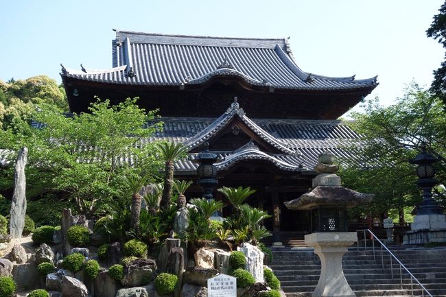 時間があれば根来寺に行ってみたかったのですが、<br />かなり交通の便が悪い為、駅から近い粉河寺を訪れました。<br /><br />有名なお寺ですが、あまり基礎知識もないまま訪れました。<br />想像以上に立派なお寺で、天気も良く気持ちよく参拝出来ました。<br />個人的にかなりお気に入りのお寺になりました。