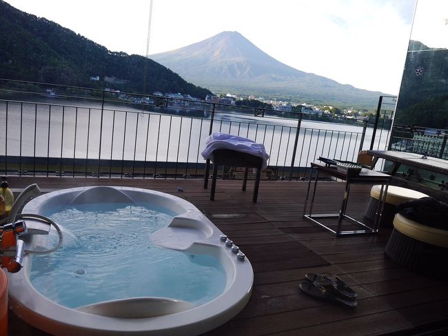 彼の誕生日ということでサプライズ旅行へ<br />悩みに悩んで今回はこちらの富士山が絶景のホテルということで有名な風のテラスKUKUNAさんにお世話になりました。<br />人生でこんなに近く綺麗にみれた富士山は初めてで、ただただ感動しました。<br />天気にも恵まれ最高の誕生日旅行をプレゼントすることができました。<br />