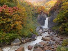 新潟県妙高の「苗名滝」から飯山市を通って津南温泉に。