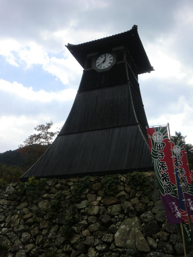 出石～城崎温泉（泊）～余部鉄橋～三朝温泉（泊）～倉吉～鳥取砂丘と、ひとり旅をしてきました。<br />どちらも有名な温泉ですが、行ったことがなかったので、楽しみにしていました。<br />城崎温泉は、よくできた温泉街。そして三朝温泉は湯治場の雰囲気の残る名湯。<br />温泉をじっくり味わうことができました！