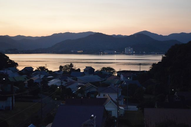 今日は恵那を出発、天竜川下りをして引佐町の龍潭寺を見学し午後４時過ぎにかんぽの宿　浜名湖三ケ日に到着しました。ロビーや売店が広々としてお客さんも多い立派な宿です。１１月５日の多くの人でにぎわっていました。フロントの人も丁寧に対応していただきました。　<br />オールオーシャンビューのお部屋から見えた夕焼けはとても素晴らしかったです。