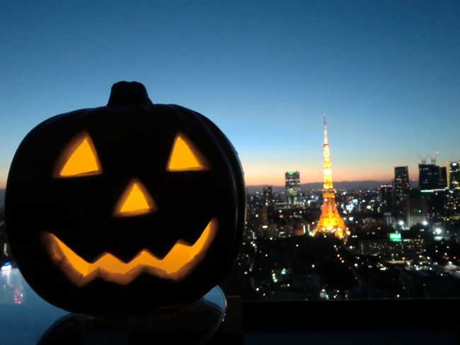 1日目<br />海外らしいハロウィンをカメラに収めたく異文化が混合する六本木を散策。<br />浜松町の展望台シーサイド・トップがハロウィンの飾り付けがあるという事で上ってみました。<br /><br />2日目<br />銀座を散策しながら可愛いハロウィンを探しました。