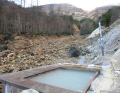 山旅紀行/八ヶ岳連峰天狗岳と秘湯本沢温泉・その2.標高2150m‥雲上の露天風呂でまったり