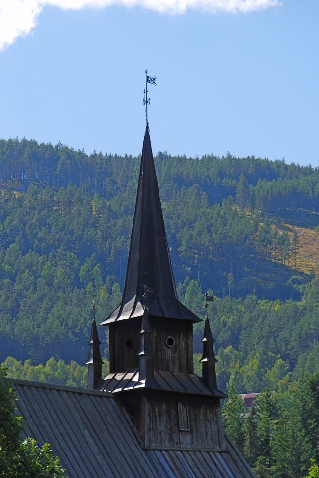 2015.8ノルウエーフィヨルドドライブ1771km 36-Kaupanger stavkirke(木造教会），さらにBorgundに向かう
