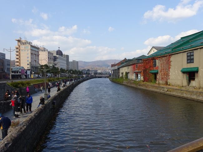 秋の札幌&小樽を堪能する素敵な旅行の天気予報は雪!<br />食い倒れるしかない?<br />旅のあいかたは北海道初上陸ですw<br /><br />ジェットスター初利用、<br />お宿はホテルオークラ札幌さんです。<br /><br />1日目:札幌 GK105 0900-1045<br />2日目:小樽<br />3日目:札幌 GK114 1935-2120