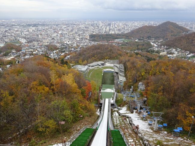 秋の札幌&小樽を堪能する素敵な旅行の天気予報は雪!<br />食い倒れるしかない?<br />旅のあいかたは北海道初上陸ですw<br /><br />ジェットスター初利用、<br />お宿はホテルオークラ札幌さんです。<br /><br />1日目:札幌 GK105 0900-1045<br />2日目:小樽<br />3日目:札幌 GK114 1935-2120