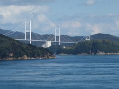 来島海峡ＳＡから来島大橋を望む。絶景です。さあ，しまなみ海道のドライブの始まりです。