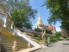 Wat Phrathat Doi Saket   ﾁｪﾝﾏｲを見守る東のﾜｯﾄﾄﾞｲｻｹｯﾄ　西のﾜｯﾄﾄﾞｲｽﾃｰﾌﾟ　