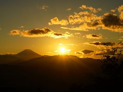 高尾山ハイキング　紅葉と夕焼け