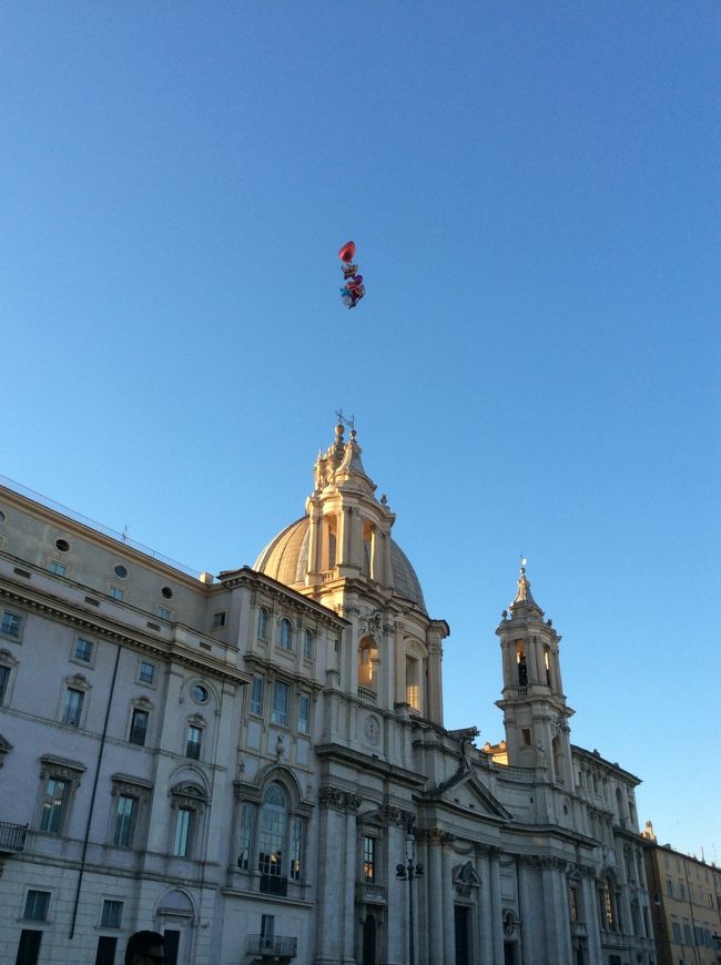 自由な時間ができたのでイタリアに一人旅に行ってきました。下調べほとんど無しの体当たり旅行。でもどうにかなるものです。中学生英語程度しか話せませんが、ムダに度胸があるので特に問題起こらず。次いつ行けるかなぁ～！と思いつつーの備忘録！<br /><br /><br /><br />その１（ローマ1日目）<br />http://4travel.jp/travelogue/11078171<br /><br />その２（ローマ2日目）<br />http://4travel.jp/travelogue/11078356<br /><br />その３（ローマ3日目）<br />http://4travel.jp/travelogue/11078664<br /><br />その４（ローマ4日目）<br />http://4travel.jp/travelogue/11078735<br /><br />その5（フィレンツェ1日目）<br />http://4travel.jp/travelogue/11078799<br /><br />その6（フィレンツェ2日目）<br />http://4travel.jp/travelogue/11078828<br /><br />その7（ピサへ日帰り）<br />http://4travel.jp/travelogue/11078860<br /><br />その8（ミラノへ日帰り）<br />http://4travel.jp/travelogue/11079654<br /><br />その9（フィレンツェ3日目）<br />http://4travel.jp/travelogue/11542387<br /><br />その10（フィレンツェ4日目）<br />http://4travel.jp/travelogue/11542437<br /><br />その11（ヴェネツィア1日目）<br />http://4travel.jp/travelogue/11542447/<br /><br />その12（ヴェネツィア2日目）<br />http://4travel.jp/travelogue/11542471/<br />