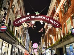 カーナビー通りのクリスマスライト垂直鑑賞(ロンドン・イギリス)