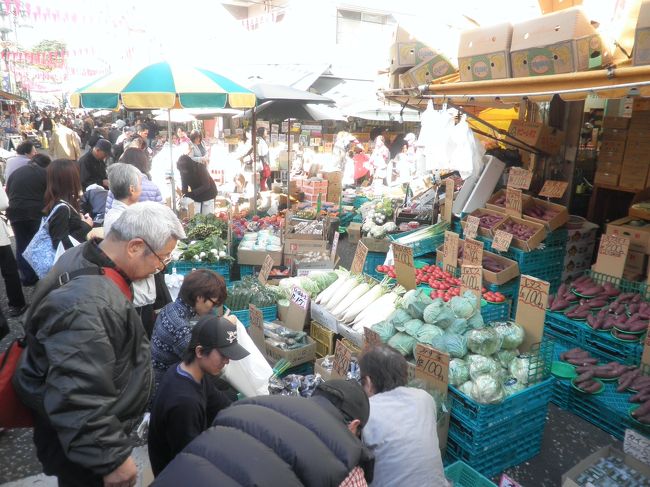 いつもながら賑わう商店街です。<br />周りには多くの大型スーパーがありますが、ここは元気で活気に満ちた商店街を維持されています。<br />ここは生鮮食料品が激安です。<br />産地も近郊の物が多くて、安心して食べられる物ばかり。<br />旅行記？では無い話かもしれませんが、態々寄ってみる価値は有りますよ！