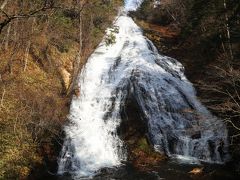 日光湯元温泉に泊まり、朝「湯滝」に出会う