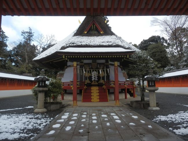 過去の旅行を思い出しつつ整理，作成した回顧録兼備忘録．<br />作成中に再発見もあり，再訪したくなってくる．<br /><br />毎冬恒例の京都の非公開文化財特別公開「京の冬の旅」．2014年は第48回だった．<br />2011年，2012年に続き3回目の公開にあわせた入京となる．<br />京の冬の旅の特別公開は拝観料\600，10:00〜16:00(一部例外あり)．<br />この年の京の冬の旅は訪問済箇所が多かったので，未訪問重文を何件か含めての旅とした．<br />2日日西陣妙顕寺をあとにし下鴨神社を目指す．東山にも回り知恩院，八坂神社，建仁寺など拝観し帰仙．