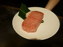 国際通りで鉄板焼でも行こうかな、でもその前にお刺身も食べたいな