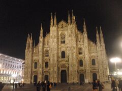ミラノ市内観光と、サンタ・マリア・デッレ・グラツィエ教会(42)でレオナルド・ダ・ヴィンチの名画「最後の晩餐」を鑑賞します。