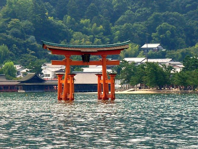 早くもこの日がお盆休み旅行の最終日になりました。<br /><br />2泊したホテルグランヴィア広島のお部屋で簡単な朝食を頂き、ホテルをチェックアウト後、宅急便で荷物を送ります。<br /><br />この日は朝から西に向かって観光し、岩国空港から夕方の便で帰ります。<br />