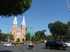 ベトナム年末旅行7日間　2日目の2(サイゴン大教会で9時30分からのミサに参加する)
