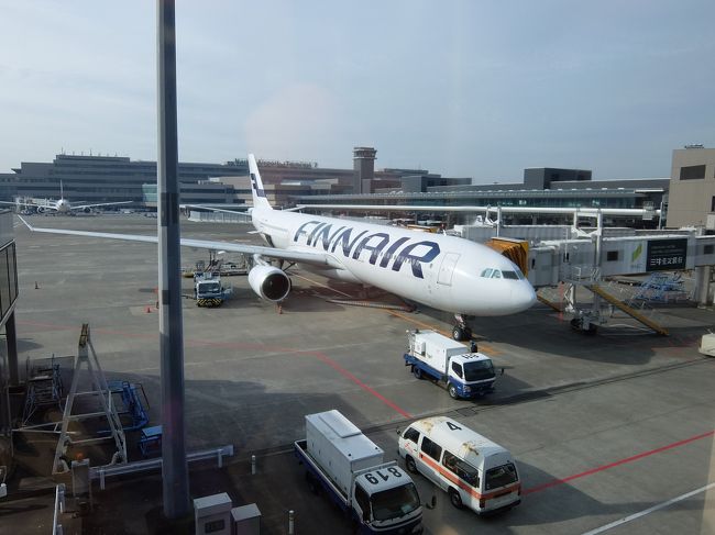 妻とフィンランドへ旅行へ行ってきました。<br />主な目的はオーロラ鑑賞!<br />簡単にまとめました。<br /><br />期間:2015年12月10日~12月16日<br />旅程:<br />12月10日 出発~ロヴァニエミ泊<br />12月11日 サンタクロース村~レヴィ泊(オーロラツアー)<br />12月12日 アクティビティ~レヴィ泊(オーロラツアー)<br />12月13日 レヴィ観光~ヘルシンキ泊<br />12月14日 ヘルシンキ観光<br />12月15日 ヘルシンキ観光~帰国<br />12月16日 日本着<br /><br />自分たちも皆さんのブログや旅行記からの情報が役に立ちました<br />これを読んだ方でもし質問等があればぜひコメントください