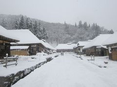 雪の大内宿